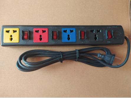 Ổ cắm 3 chấu 4 lỗ 4 công tắc LiOA 4DN