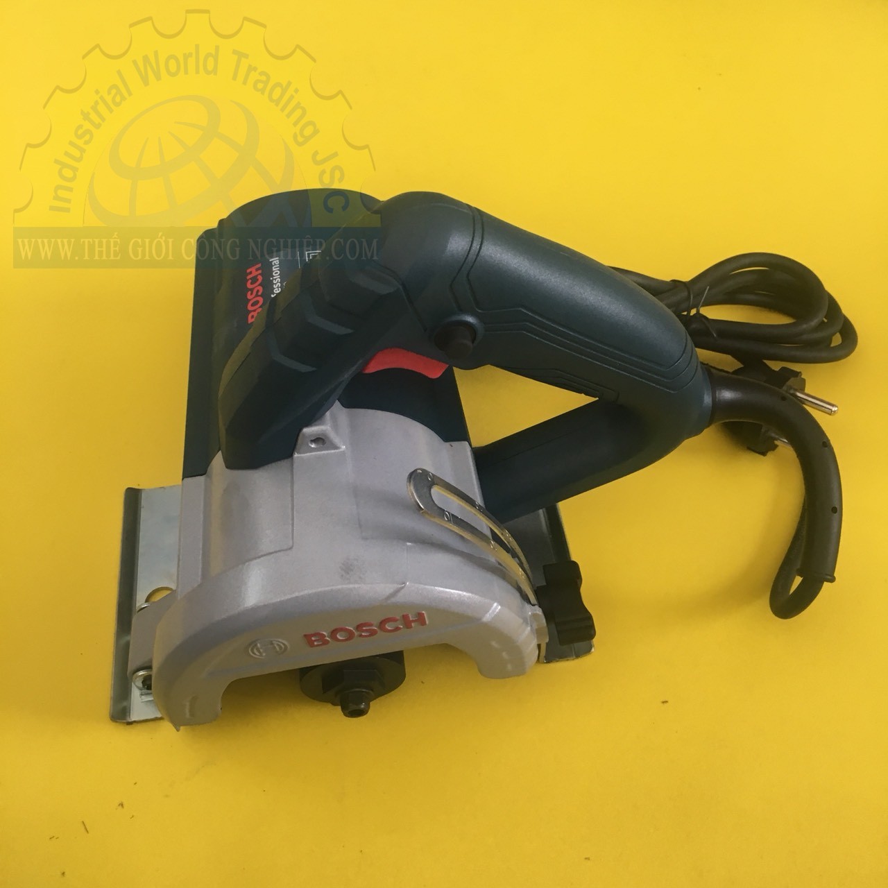 Máy cắt đá hoa cương 1400W BOSCH GDC 140, đường kính lưỡi 115mm