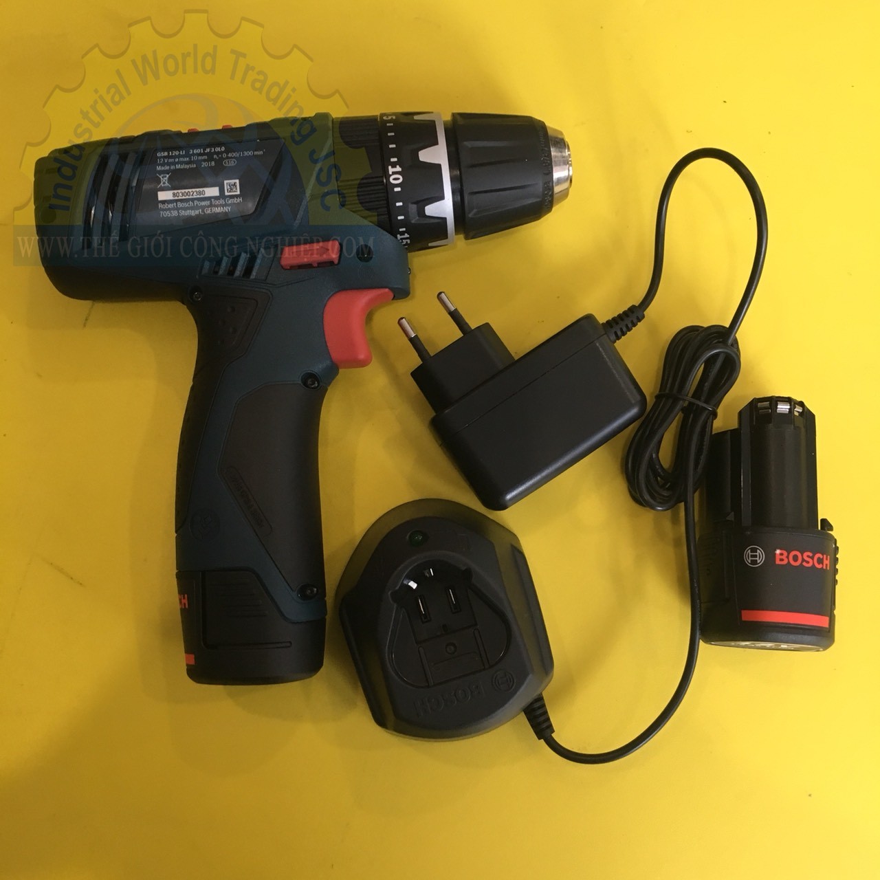 Máy khoan động lực dùng pin 12V BoschGSB 120-LI SET 12V, chiều dài đầu 18mm, đường kính khoan gỗ 19mm, khoan thép 6mm , đi kèm 2 pin 1.5ah, 1 sạc , valy nhựa