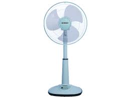 Quạt đứng công suất 47W  SENKO L1638, đường kính cánh 39cm, 3 cấp độ gió