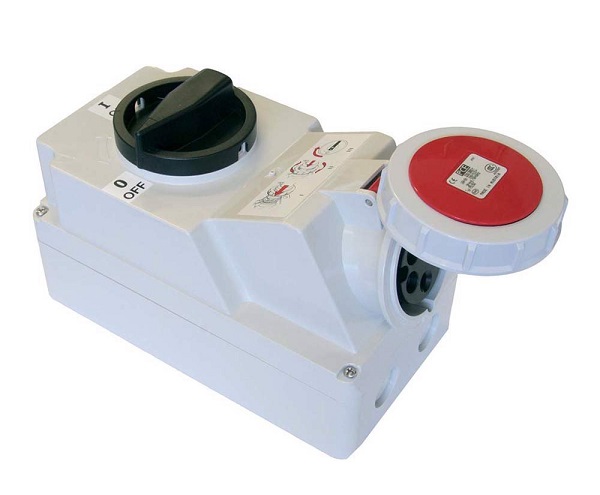 Ổ cắm công nghiệp kèm công tắc loại kín nước PCE F75252-6