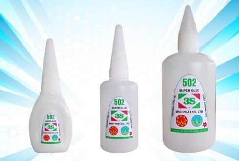 Keo dán sắt 502, chai 500ml, giao ngẫu nhiên nhãn hiệu