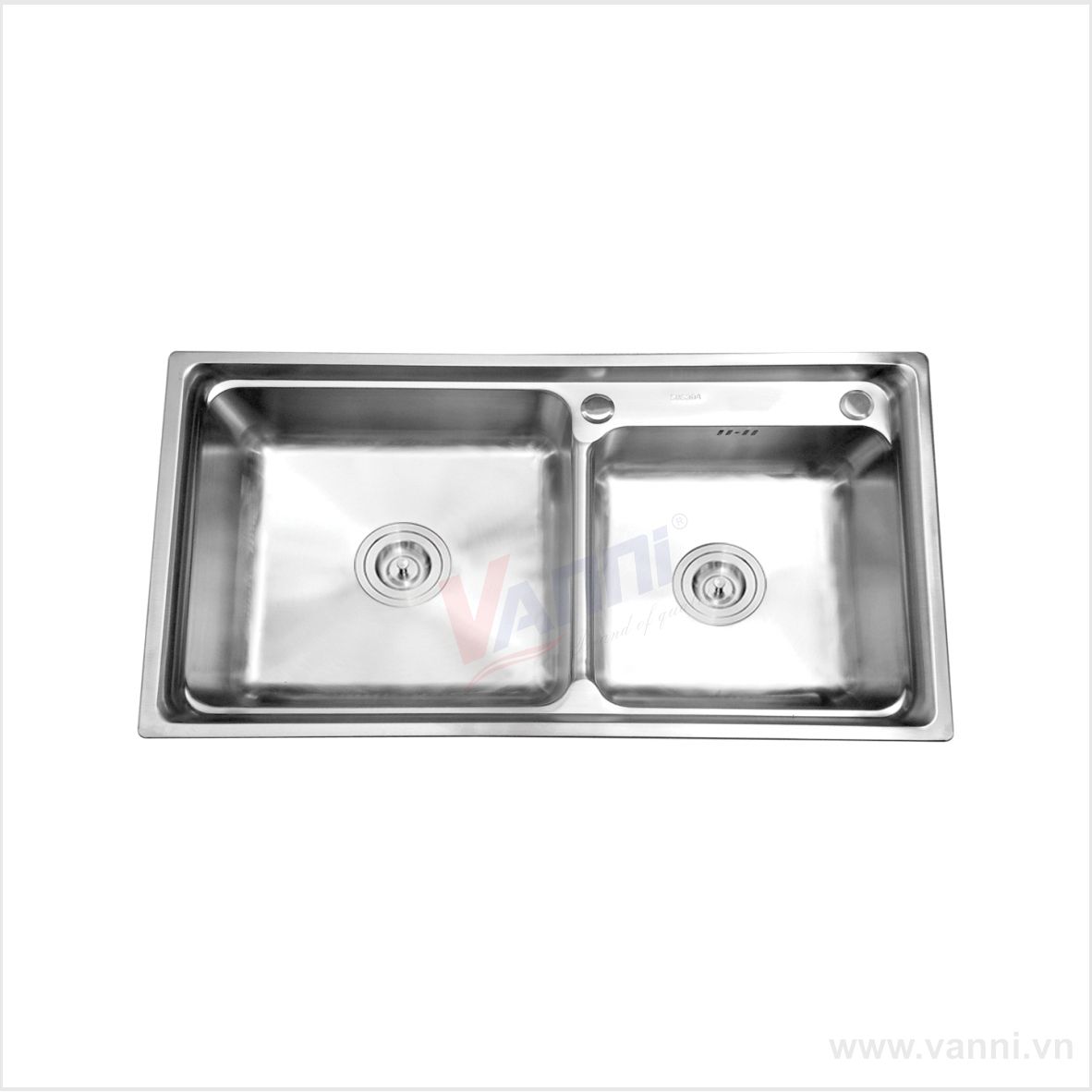 Chậu rửa chén 2 hố Inox 304 Vanni VN-8245LK, KT 820x450x230mm
