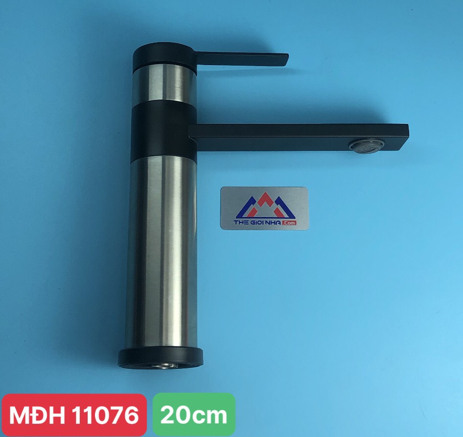 Vòi rửa mặt tròn ngắn 20cm, 360 độ, tay đen MC-4111 Luco