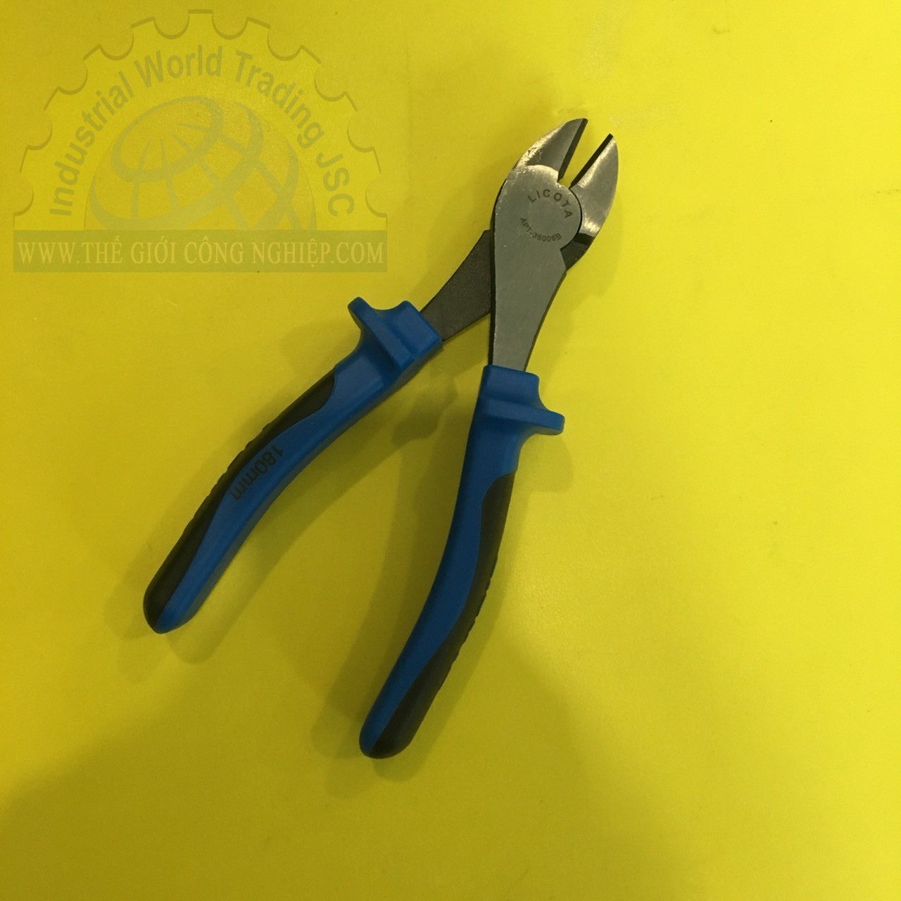 Kìm cắt 7 inch x 180mm LICOTA APT-36006BSL