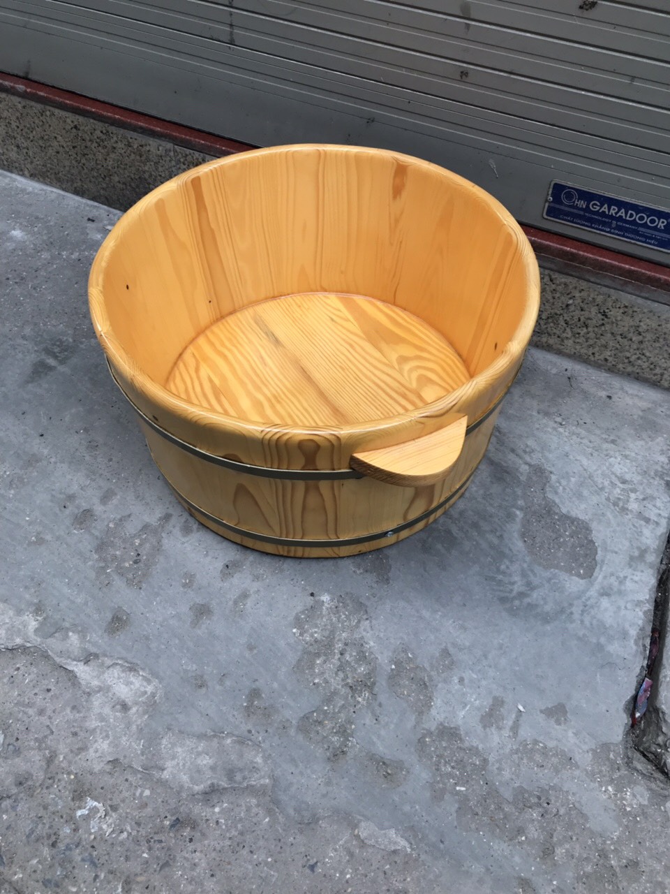 Thùng gỗ thông đựng nước đường kính miệng 50cm x đáy 45cm x cao 30cm