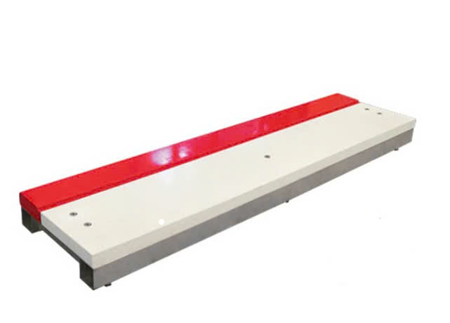 Ván giậm nhảy thi đấu 1220x30x10mm, vật liệu gỗ + nhôm, màu đỏ trắng