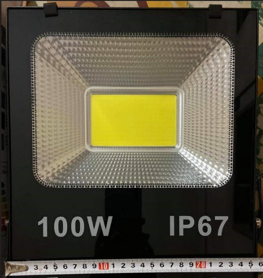 Đèn pha led cob 100w ip67 công suất đủ