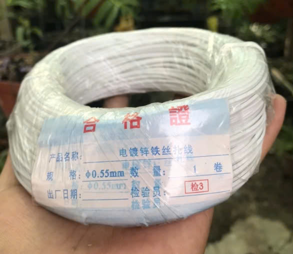 Dây kẽm bọc nhựa màu trắng, đường kính lõi 0.55mm, phủ bì 1.7mm, cuộn 80m, 350gr/cuộn