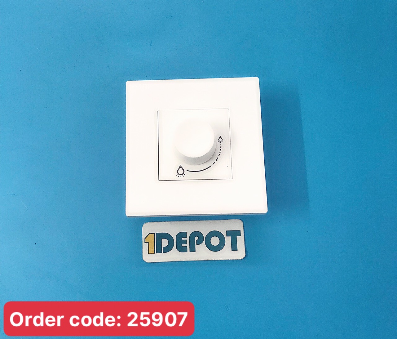 Bộ điều chỉnh ánh sáng đèn 300W RCD+LED Legrand MEC24073WH