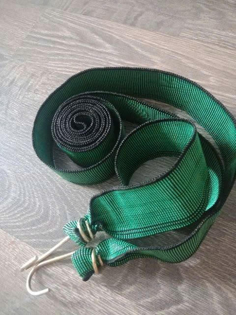 Dây thun chằng hàng màu xanh kèm móc thép 2 đầu, rộng 5cm, dài 3m