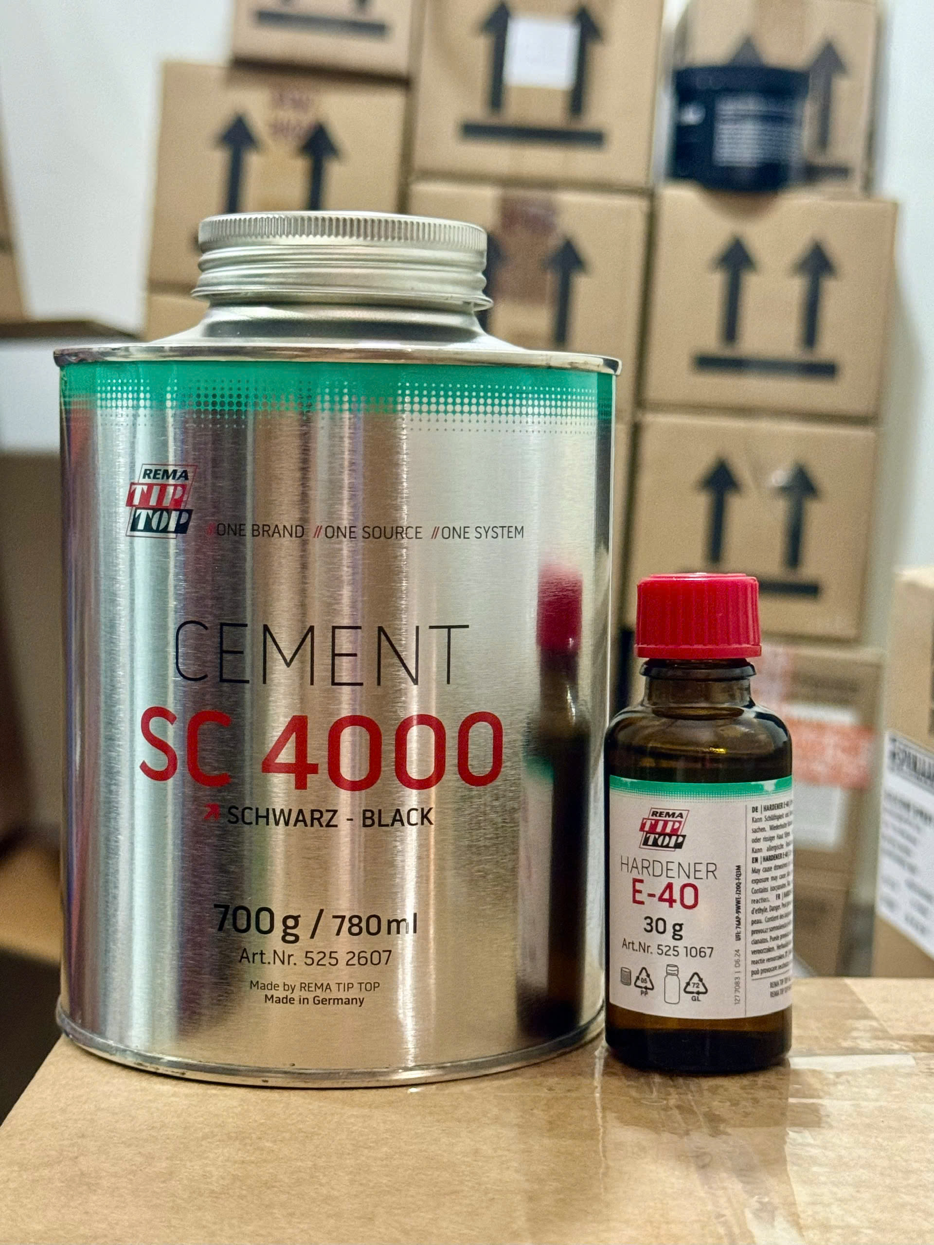 Keo Dán Băng Tải Cement SC 4000 (0.7kg, màu đen)