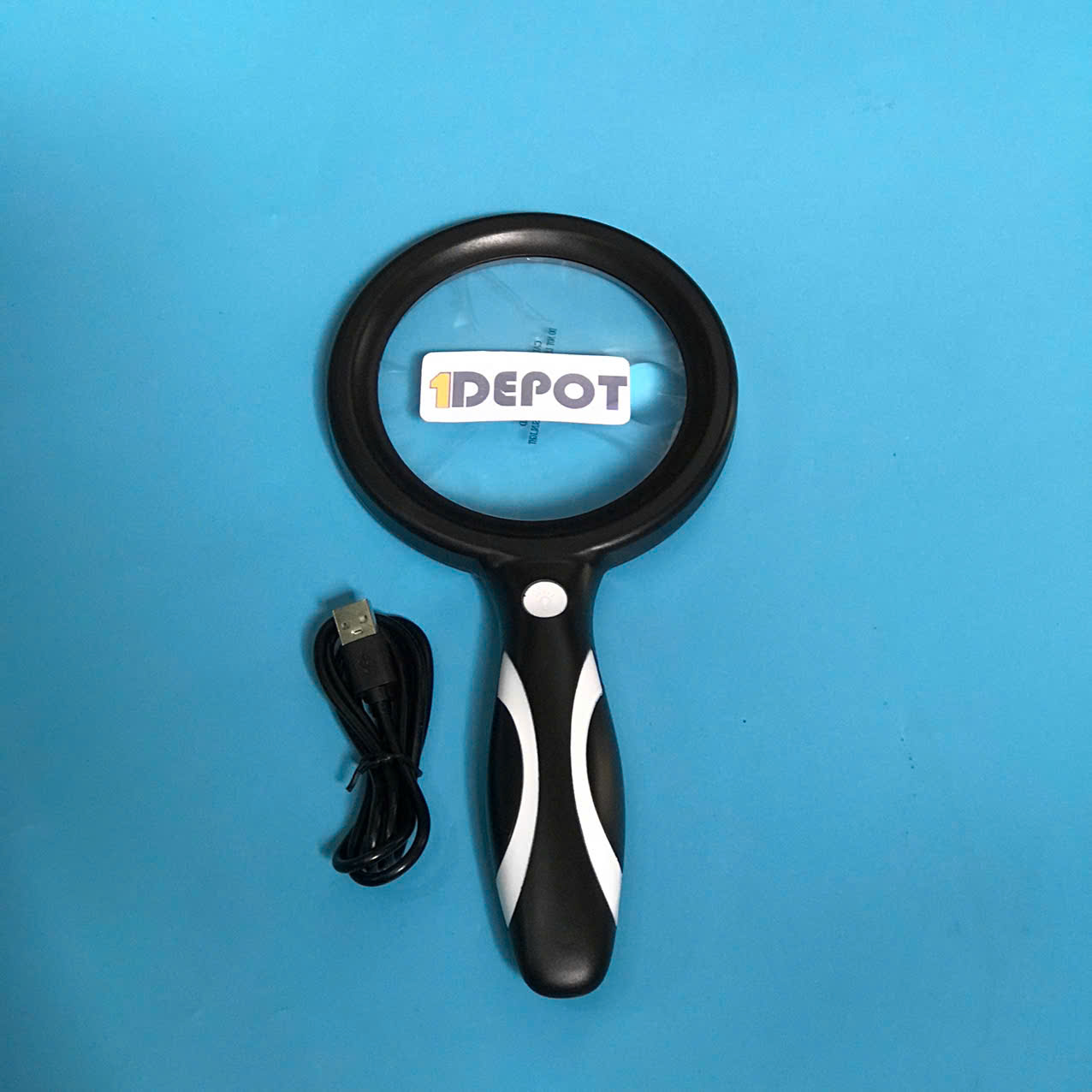 Kính lúp cầm tay có đèn phóng đại 10X TH-3301 có sạc tiện lợi