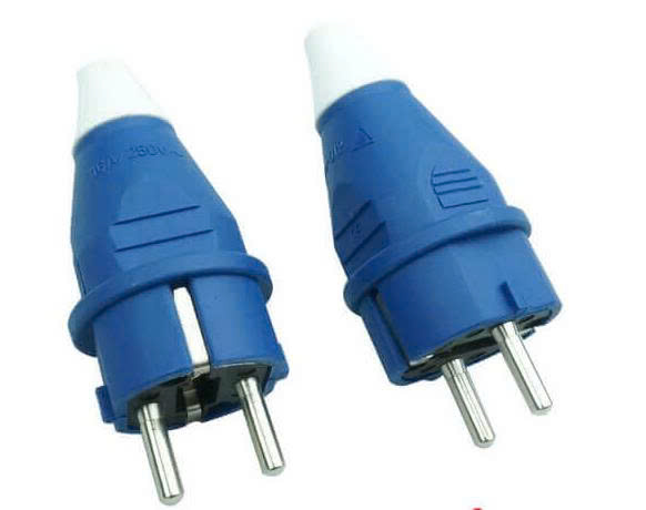 Phích cắm điện cao cấp CCE TV012 16A 2 chấu 220V